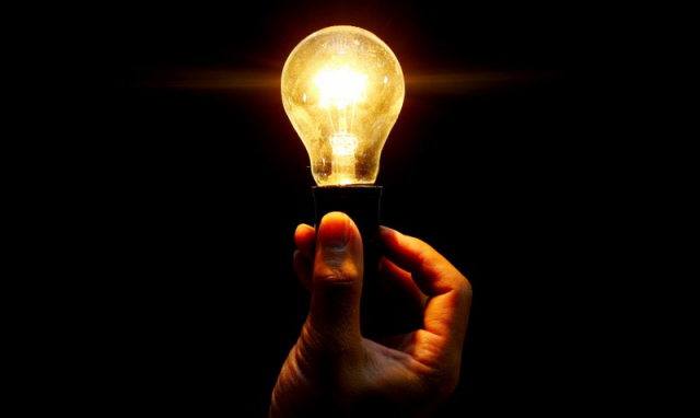 Μεγάλες μειώσεις από τους παρόχους στα τιμολόγια ρεύματος για τον Φεβρουάριο