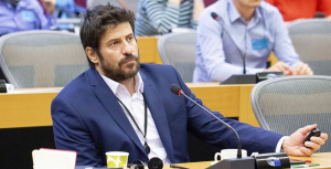 Ο ΣΥΡΙΖΑ ζητάει από τον Γεωργούλη να παραδώσει την έδρα του στην Ευρωβουλή - «Υπήρχε φήμη από τον Ιούνιο του 2022»