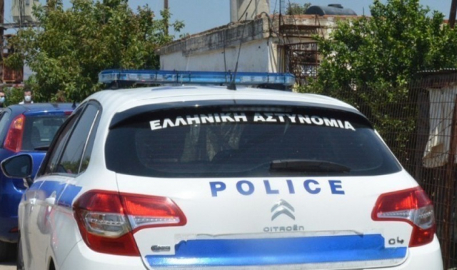 Αγία Παρασκευή: Κρατούσε τη γυναίκα του στο σπίτι και την απειλούσε με μαχαίρι