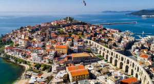 Καβάλα: Γιος ξυλοκόπησε άγρια τη μητέρα του και την εγκατέλειψε κλειδωμένη σε διαμέρισμα