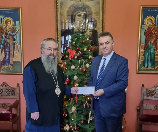 Δωρεά από το Λεωνίδα Πάλμο στο Φιλόπτωχο Ταμείο της Μητρόπολης Λευκάδας