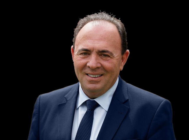 Oλοκλήρωσε τις διαγωνιστικές διαδικασίες για τη μεταφορά μαθητών η Περιφέρεια