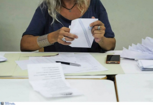 Δημοσκόπηση Κάπα Research: Στο 5,8% το προβάδισμα της ΝΔ έναντι του ΣΥΡΙΖΑ