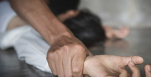Θεσσαλονίκη: Κακοποίησε σεξουαλικά 15χρονη, την άφησε έγκυο και απειλούσε ότι θα δημοσιεύσει βίντεο από τον βιασμό της