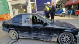 Βόλος: Πάρκαρε παράνομα, έβγαλε πινακίδες και… πήγε για τσίπουρο!