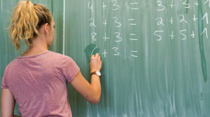 Έλληνας Εκπαιδευτικός... Ο χειρότερα αμειβόμενος αν και είναι ο πλέον προσοντούχος!