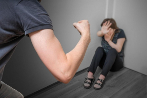 Χανιά: Τον βιντεοσκόπησε να χτυπά την σύζυγό του και έδωσε το βίντεο στην αστυνομία