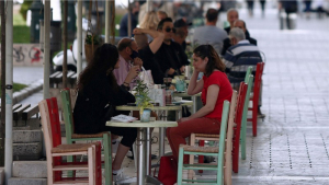 Εξάμηνη παράταση μειωμένου ΦΠΑ σε 3 κλάδους