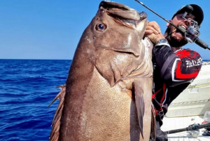 Απίστευτη ψαριά στην Κρήτη: Έπιασε βλαχοσφυρίδα 40 κιλών