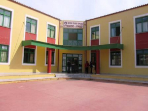 Μαθητές του Μουσικού Σχολείου Λευκάδας: «Δώστε λεφτά για την Παιδεία – Όχι για βόμβες!»