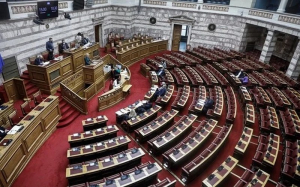 Δεκτό το αίτημα Τσίπρα - Ανοίγει νωρίτερα η Βουλή