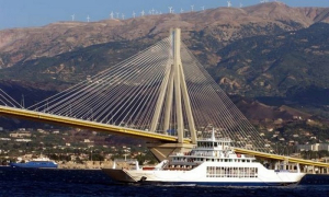 Ποιοι περνούν το όχημα τους στο Ρίο - Αντίρριο με μόνο 4€!