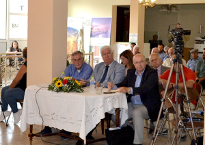 Στη Κεφαλονιά ο Περιφερειάρχης: θα είμαστε εδώ παρόντες, θα συνομιλούμε μαζί σας και δεν θα εξυπηρετούμε άλλα συμφέροντα