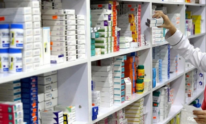 Εξασφάλισαν εμβόλια για «τρεις Ελλάδες» και δεν μπόρεσαν να εξασφαλίσουν ένα κουτί Depon