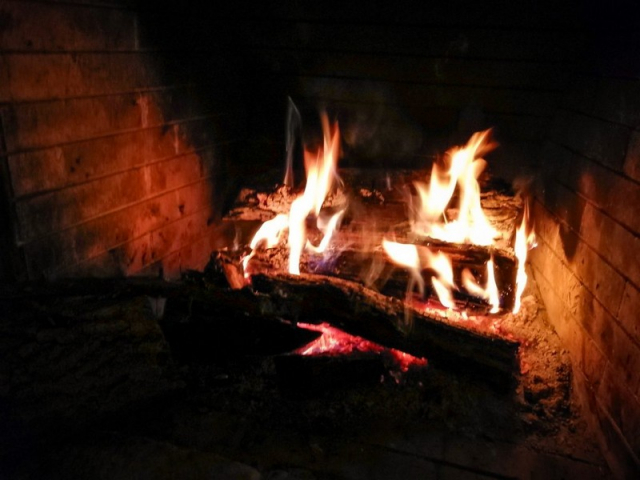 Άναψαν τα πρώτα τζάκια στην Ήπειρο