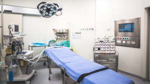 Υπουργείο Υγείας: Τρία έκτακτα μέτρα για να αδειάσουν οι λίστες χειρουργείων στα νοσοκομεία