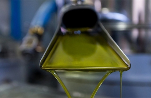 Ελαιόλαδο από χρυσάφι: Αύξηση έως και 50% στον τενεκέ – Πόσο κοστίζει το λίτρο