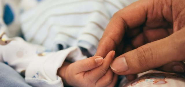 Σοκ στον Βόλο από τον θάνατο βρέφους 30 ημερών