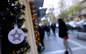 Ανοιχτά τα καταστήματα σήμερα Κυριακή -Ξεκινά το εορταστικό ωράριο των Χριστουγέννων