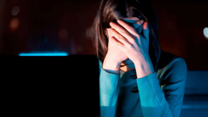 Revenge porn: Άνδρας ανέβαζε γυμνές φωτογραφίες 44χρονης στο Ίντερνετ