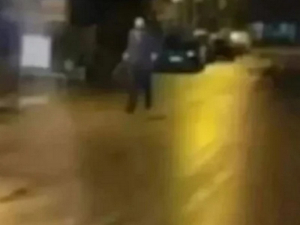 Δυτική Ελλάδα: Τρόμος με άτομο που κυκλοφορεί τη νύχτα με πριόνι και ρόπαλο