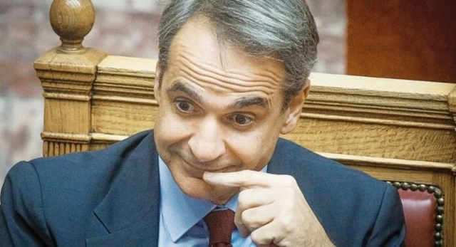 Το Μαξίμου προσπαθεί να βγάλει τον Μητσοτάκη… θύμα των παρακολουθήσεων