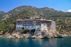Καταφύγιο στο Άγιο Όρος βρήκαν 22 Ουκρανοί στρατιώτες - Δείτε βίντεο