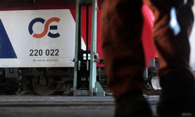 «Όλο το σύστημα μπάζει από παντού»: Η αναξιοκρατία, οι παράνομοι διορισμοί και τα «χρυσά μπόνους»