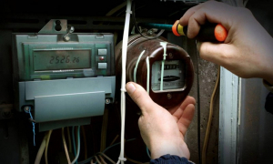 «Φέσι» 800 εκατ. ευρώ από τις ρευματοκλοπές!