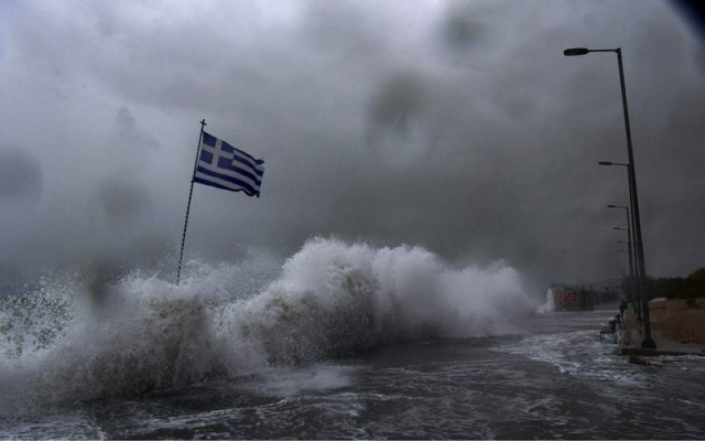 Προ των πυλών κακοκαιρία-εξπρές από την Ιταλία με βροχές, καταιγίδες, ανέμους και χαλάζι