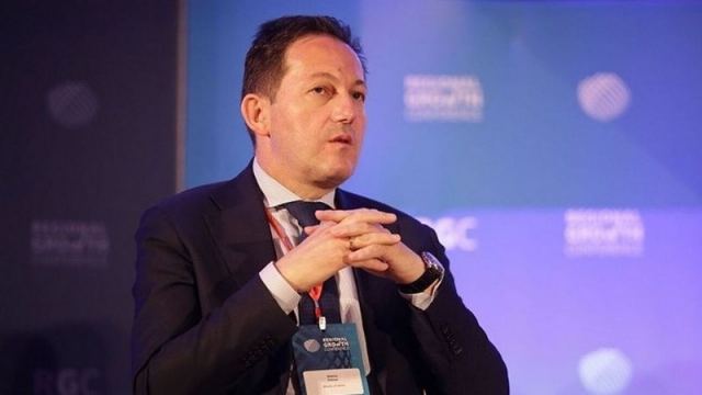 Πέτσας για αλλαγή από φυσικό αέριο σε πετρέλαιο: «Όποιος δεν προσαρμόζεται πεθαίνει»