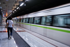 Γνωστός μάνατζερ ποδοσφαίρου ο άνδρας που ανασύρθηκε νεκρός από το Μετρό στο Σύνταγμα