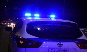 Ασπρόπυργος: Καταδίωξη κλεμμένου αυτοκινήτου κατέληξε σε πρόσκρουση