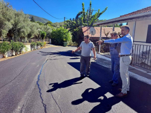 Π.Ε. Λευκάδας: Νέο ασφαλτοτάπητα απέκτησε ο κεντρικός δρόμος στο Σύβρο