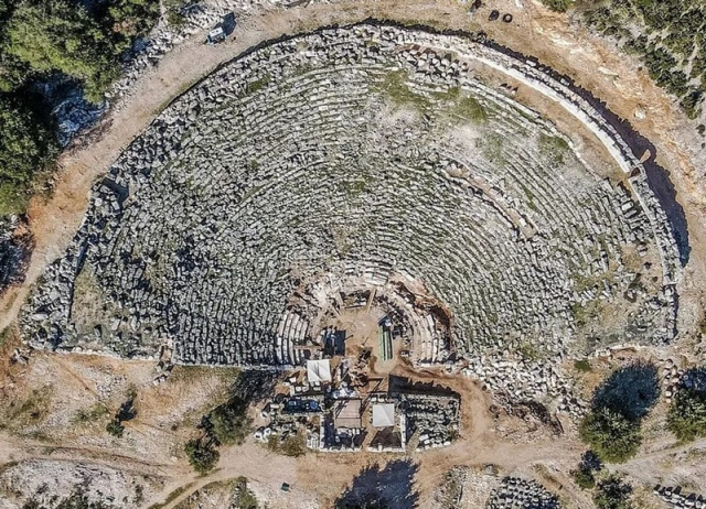 Το αρχαίο θέατρο της Κασσώπης θα υποδεχτεί και πάλι κοινό μετά από 21 αιώνες!