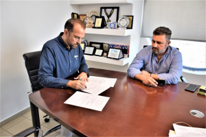 Υπεγράφη η σύμβαση για την «Αποκατάσταση πρασίνου Εθνικού οδικού δικτύου της ΠΔΕ»