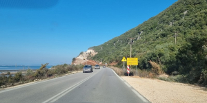 Δρόμος Aγίου Νικολάου-Λευκάδας: «Βράχοι στον αέρα, λωρίδες αλλάζουν πορεία απότομα»