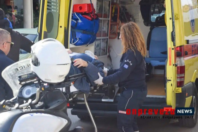 Πρέβεζα: Σύγκρουση δύο δικύκλων στο Παλαιό ΚΤΕΛ – Παραβίασε το κόκκινο