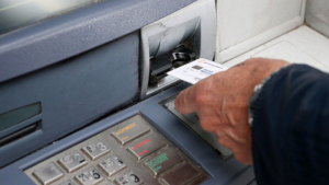 Συντάξεις Απριλίου: Τι αλλάζει στην πληρωμή τους εξαιτίας της 25ης Μαρτίου
