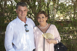 Χήρα Γιώργου Καραϊβάζ: «17 μήνες μετά (...) ζητώ τη βοήθεια όλων σας, προκειμένου να μην ξεχαστεί το ειδεχθές έγκλημα»