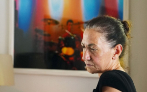 Μαμά, εγκαταλείπω, είπε και έσβησε