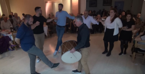Απογειώθηκε το κέφι στον Πασχαλινό χορό του Απόλλωνα Καρυάς