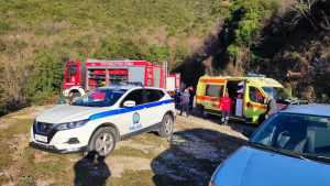 Ιωάννινα: Τριμελής οικογένεια έπεσε με το ΙΧ σε γκρεμό 80 μέτρων
