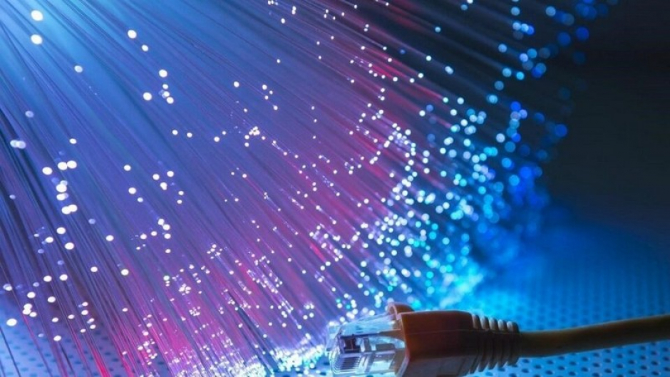 Οπτικές ίνες σε 15000 σχολεία με χρηματοδότηση από το Ταμείο Ανάκαμψης