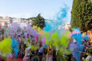 Το Φεστιβάλ Χρωμάτων ταξιδεύει στην Λευκάδα!