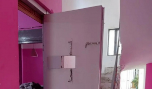 ΕΛ.ΑΣ.: Έφοδος της ΕΛΑΣ σε μωβ άντρο ναρκωτικών στην Αγία Βαρβάρα - Βίντεο