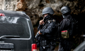 Βορίζια: Γυναίκες και παιδιά εξαφάνισαν σφαίρες και όπλα μετά το μακελειό