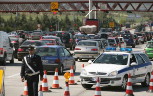 Κορυφώνεται η έξοδος των Χριστουγέννων – Επί ποδός η Τροχαία