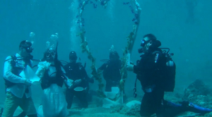 Στην Αλόννησο ο πρώτος υποβρύχιος πολιτικός γάμος