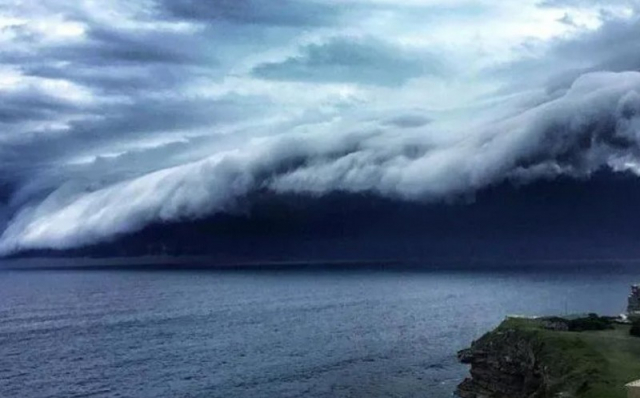 «Υπαρκτό το ενδεχόμενο γένεσης τσουνάμι στην Ελλάδα μετά από ισχυρό σεισμό»